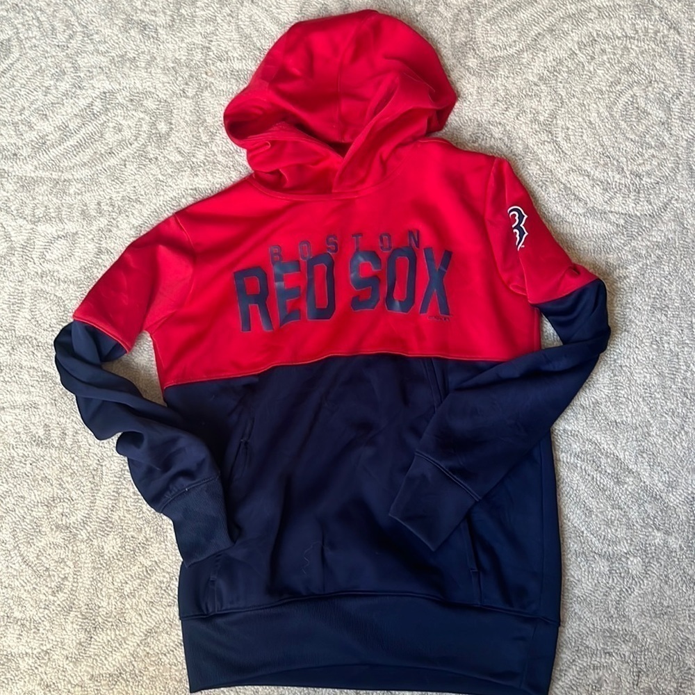 Boys Boston Red Sox Hoodie Medium 10-12